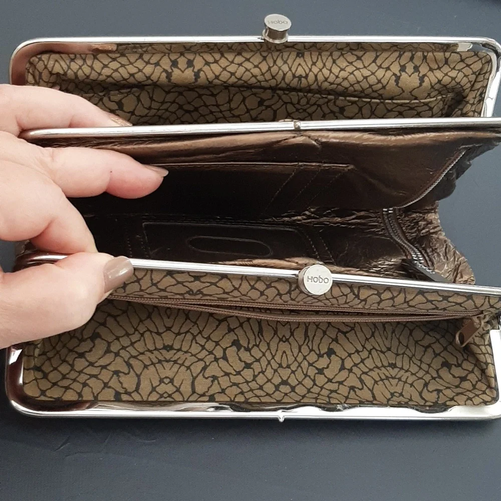 HOBO Lauren Wallet - Picture 3 of 13